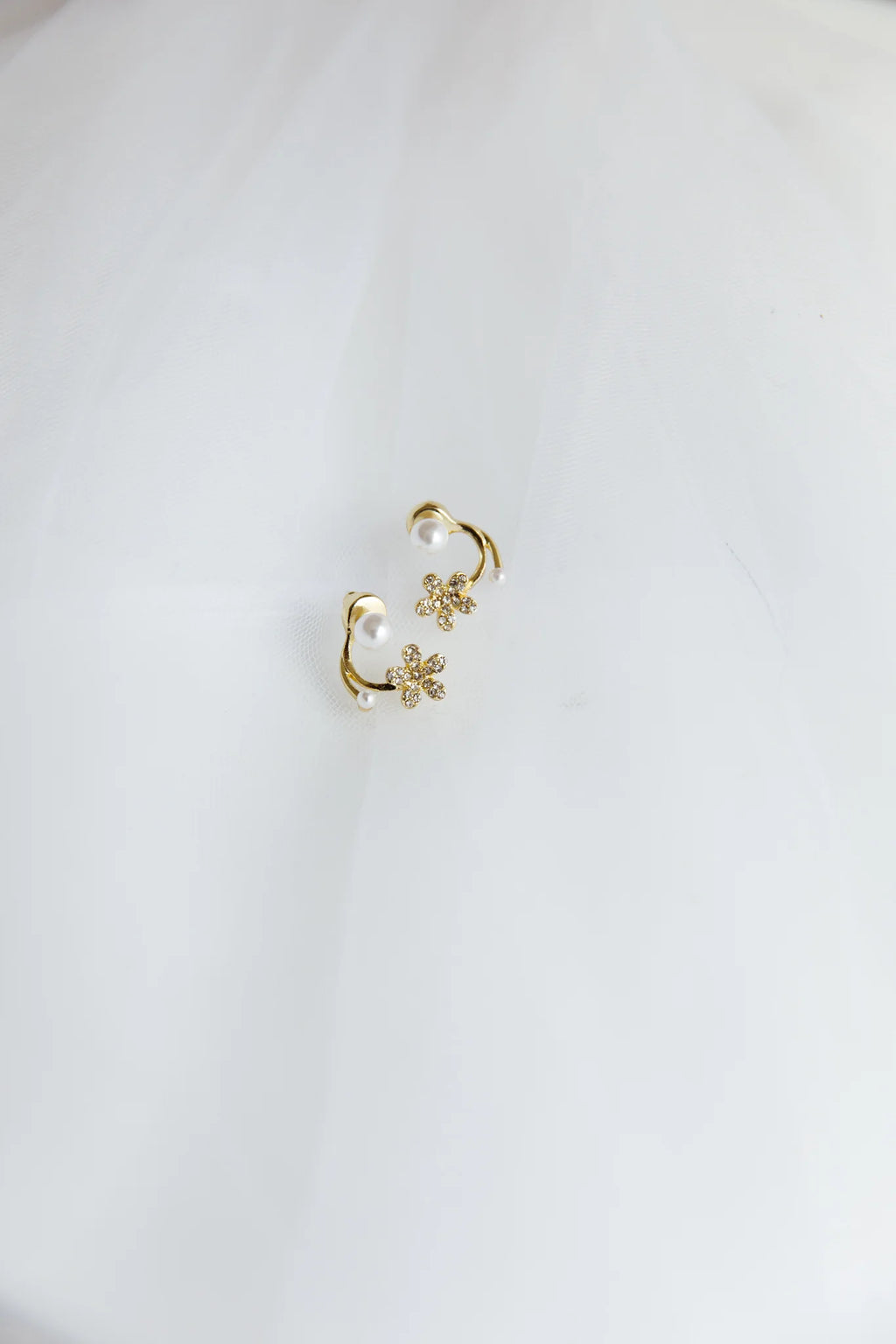 Dakota Pearl Earrings Gold