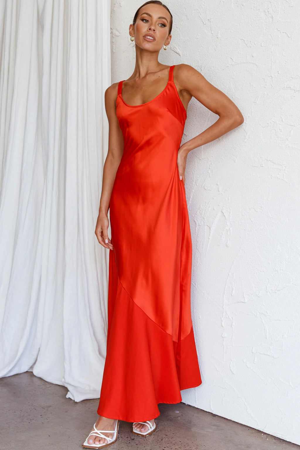 Front Row Scoop Neck Midi Dress Tangerine