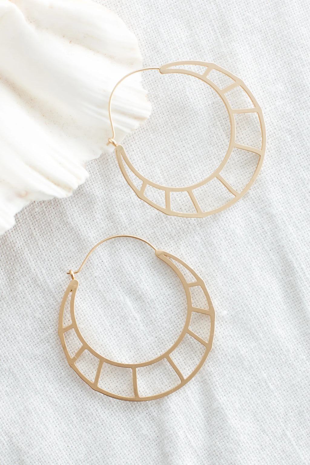Dinah Hoop Earrings Gold