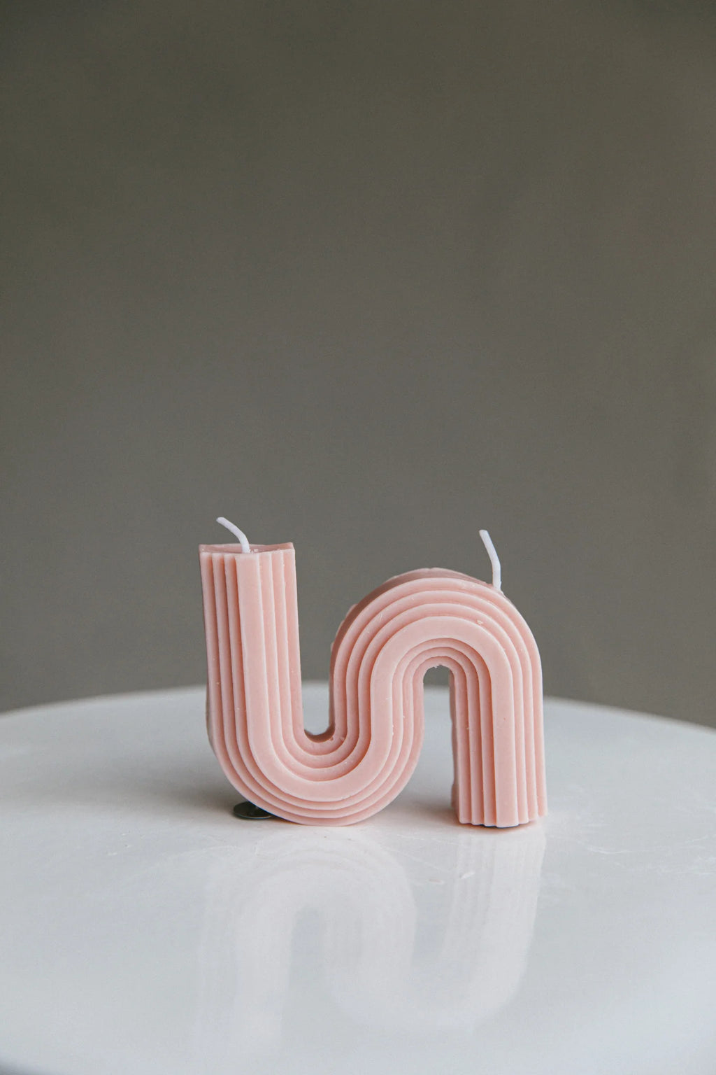 Golden Days S-Shape Geometric Aromatherapy Candle Peach