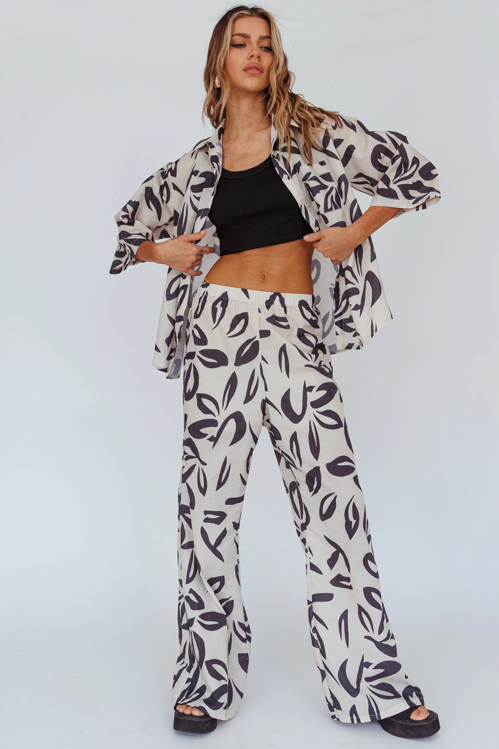 Just A Hunch Pants Leaf Print Beige