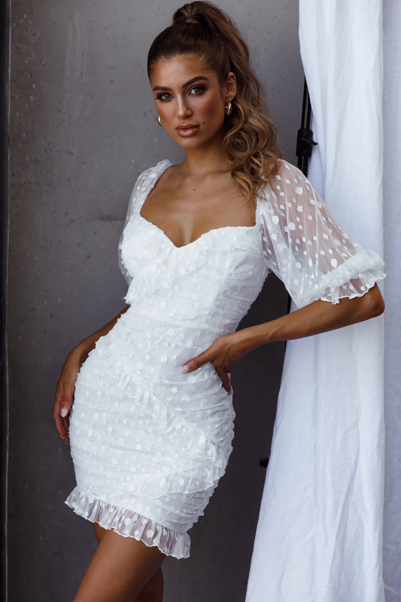 La Vida Sweetheart Neckline Puff Sleeve Dress White