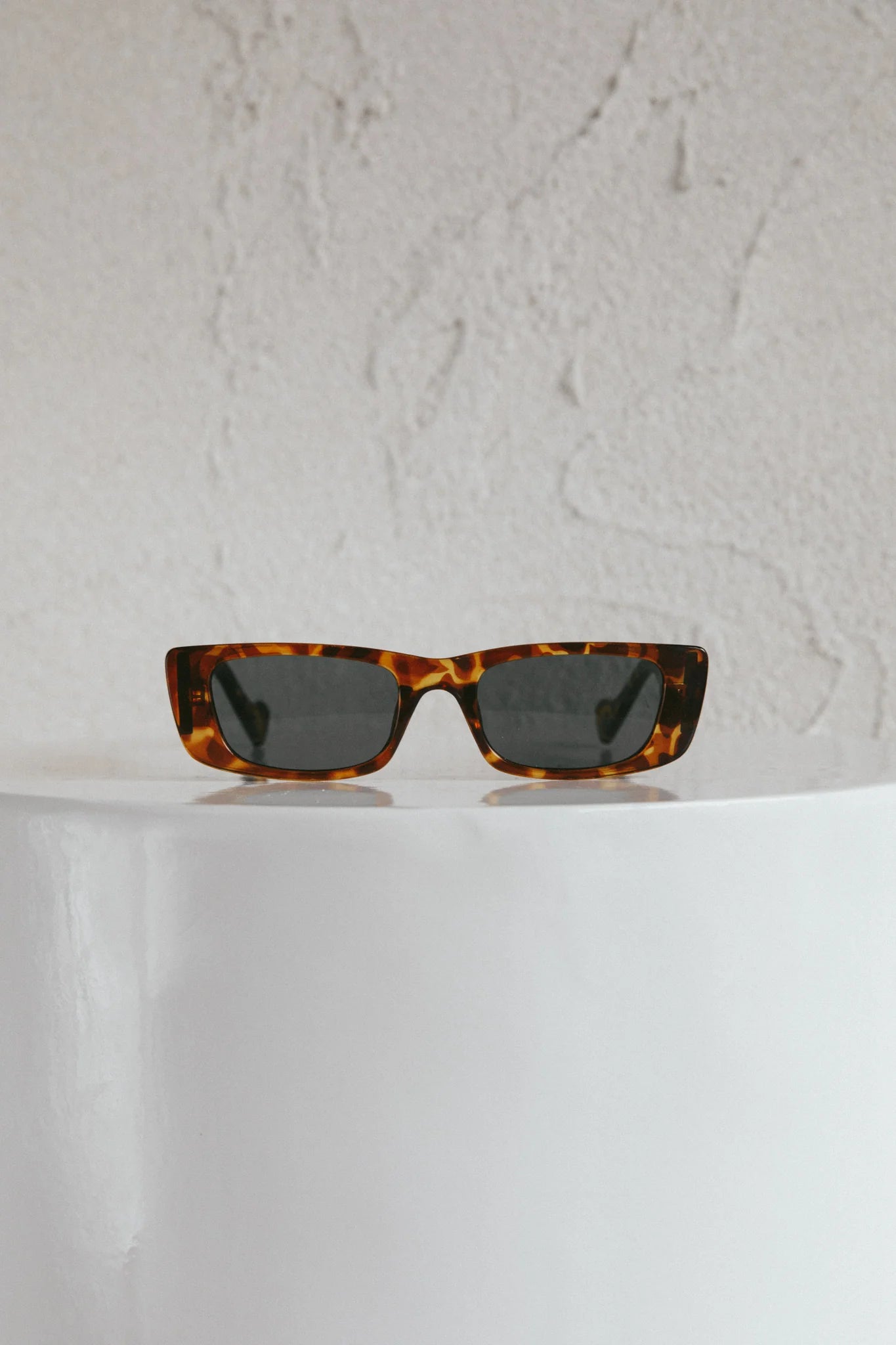 Monica Classic 90's Square Frame Sunglasses Tort